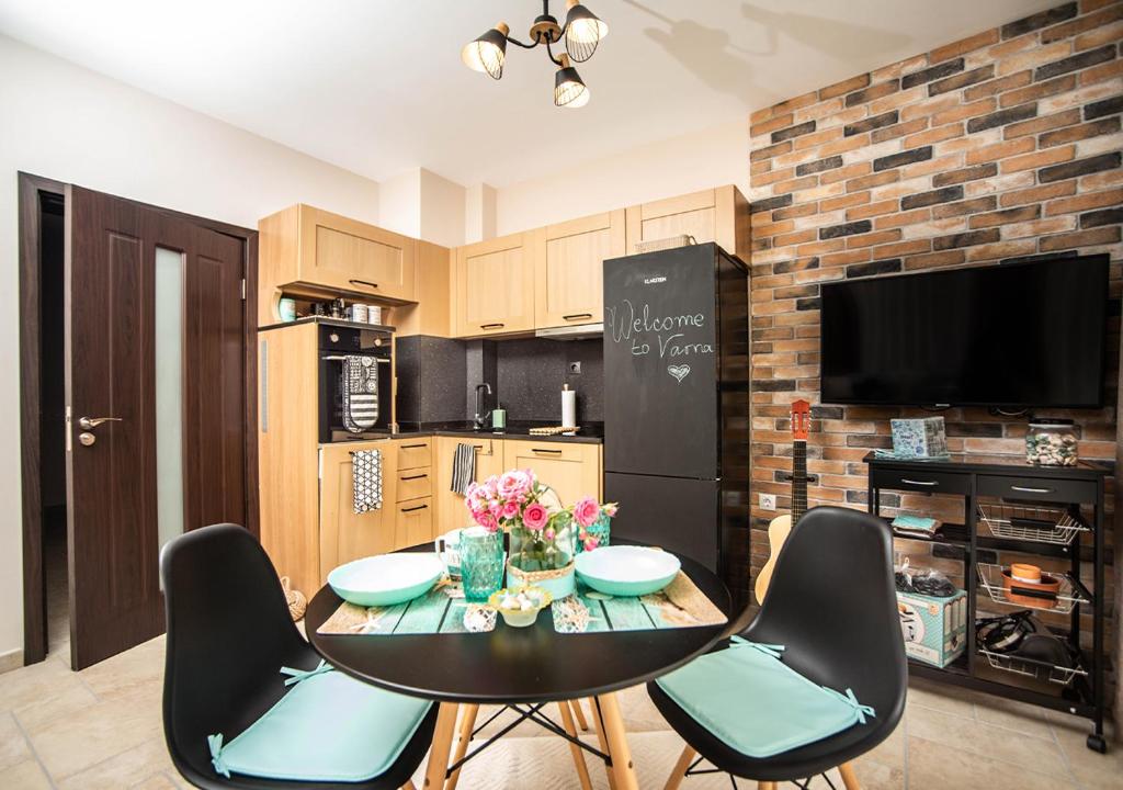 Florette Black Sea by RV Apartments