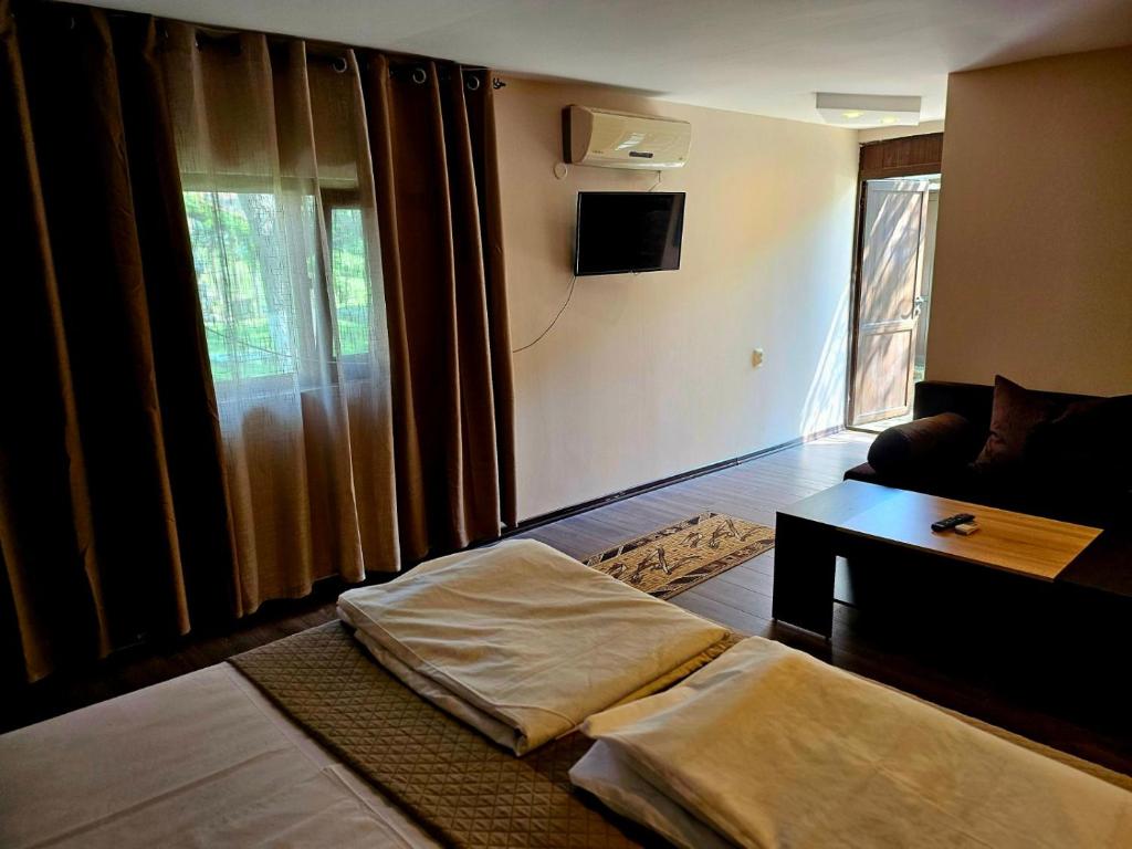 Orehite-Family Hotel ,Food & Pool