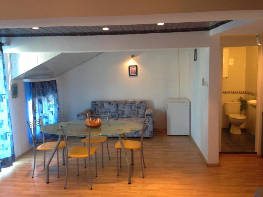Lira Sto Apartments
