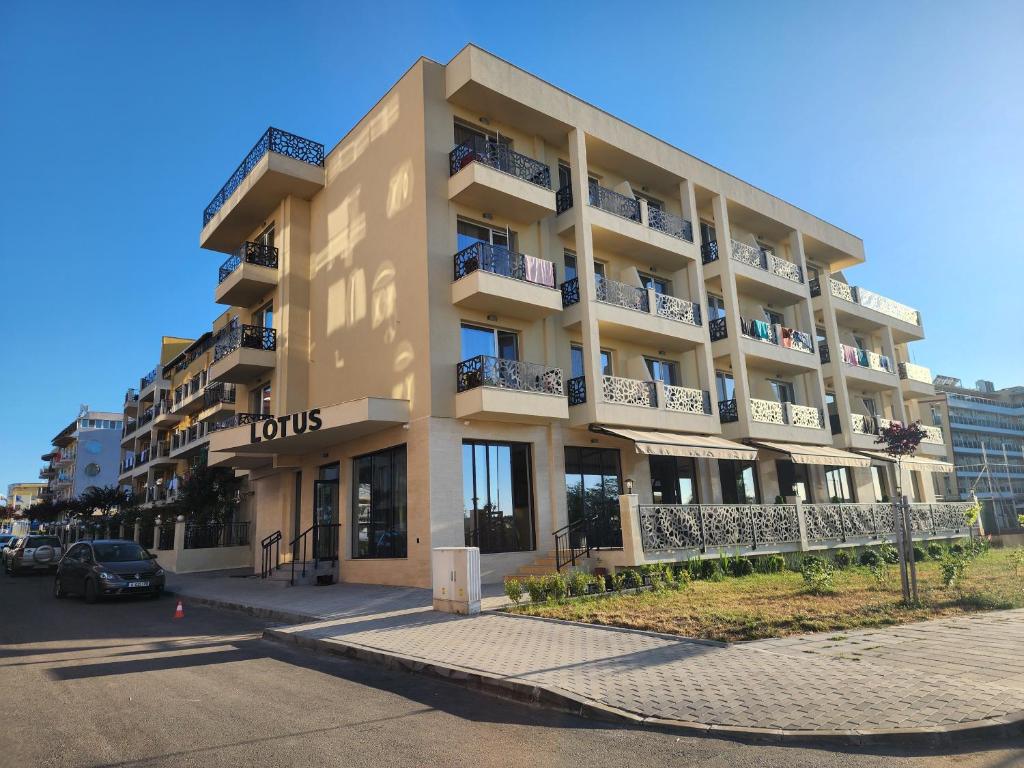 Hotel Lotus