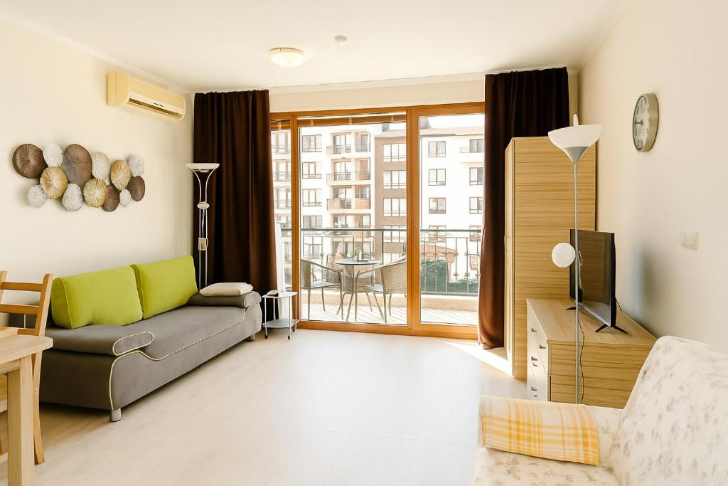 Apolon-7 Sea Breeze Apartment