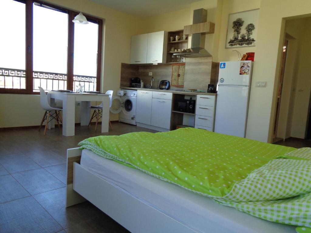 Nereya Palace Studio Mona